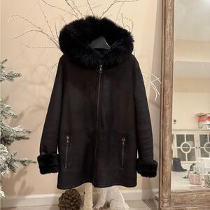 Blue Duck Elegant Black Fox Fur Trimmed Women's Coat